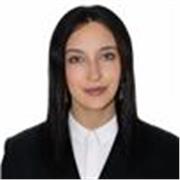 Profesora titulada en Educación Primaria Bilingüe y especializada en lenguas. 