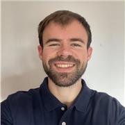 Me defino como un apasionado por la docencia, con experiencia en dar formación en TIC, con la carrera en ADE y Máster (CAP)