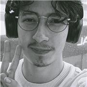 Soy educador y comunicador que enseña a jóvenes y comunidades el uso creativo de la tecnología y los medios digitales