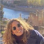 Avvocato, specializzata con titolo di alta formazione giuridica, offre lezioni di diritto amministrativo, civile e penale