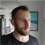 Diseñador gráfico activo con 15 años de experiencia - Adobe Creative Suite, Figma, teoría y práctica