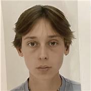 Faire de l’aide aux devoirs à des primaires et du babysitting