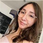 Profesora de dibujo creativo para niños y principiantes. Clases dinámicas y personalizadas para aprender técnicas y mejorar.
