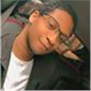 profesor de apoyo escolar con experiencias en clases de niños de forma virtual