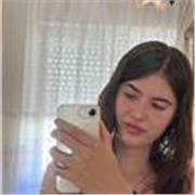 Soy Emma, puedo impartir todas las asignaturas de primaria de manera online y con horarios flexibles de lunes a viernes.