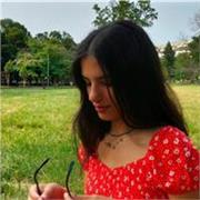 Studentessa di Economia, diplomata al Liceo Classico, offre lezioni private per aiuto compiti