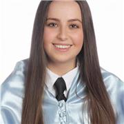 Maestra de Educación Infantil y Primaria, con Mención en Audición y Lenguaje.