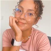 psicologa clinica dispuesta a brindar apoyo a estudiantes de psicologia sobre temas relacionados con la profesión