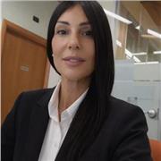 Nonostante il mio percorso di studi sia diverso, leggo molto e ho una grande passione per la lingua italiana.