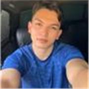 Profesor en inglés, español y voleibol. Titulado en Idiomas Modernos, mención empresarial.
