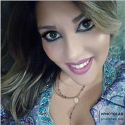 Insegnante di spagnolo, laureata in lingue e letterature straniere, impartisce lezioni