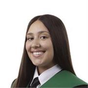 Profesora en su último año de carrera en la Universidsd