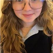 Étudiante en psychologie aide élèves de primaire à Caen, Lisieux et en ligne, à domicile avec bienveillance