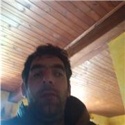 Laureato in lingue e letterature straniere