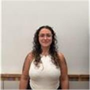 Profesora de Inteligencia Emocional especializada en el desarrollo de habilidades emocionales y sociales.