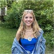 Abitur mit 15 Punkten im Leistungskurs Englisch und ein Jahr in England gelebt ! :)