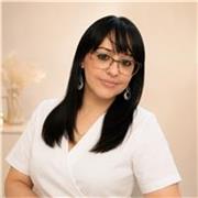 Esteticista con diploma, ofrece clases de manicura