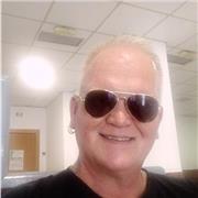 Profesor de apoyo escolar con mucha experiencia con niños y personas mayores