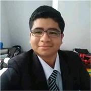 Un joven profesor que inculca valores y motiva ya sea a niños y jóvenes y enseñarles el mundo de las matemáticas