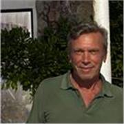 Retraité, diplômé de Sciences Po Paris, grand lecteur, je voudrais faire partager ma passion de la langue française .