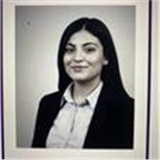 Me defino como una persona cercana, responsable y con mucha naturalidad. Me gusta tratar bien a la gente y crear buen ambiente. 