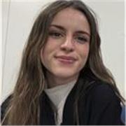 Profesora de inglés y francés apta para todas las edades,  estudiante de derecho y con disponibilidad en Barcelona verano 2026