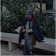 Étudiante dynamique et créative, je propose des cours de style de mode adaptés à tous les goûts et niveaux