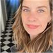 Creative native English tutor helping children, young people and adults build confidence