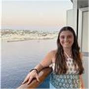 Mi nombre es Lucía Bueno Almero y actualmente estoy cursando un doble grado en Derecho y Criminología. Poseo un nivel B2 de inglés