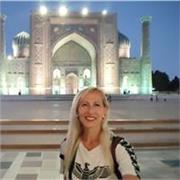 Insegnante di lingue con esperienza pluriennale offre lezioni personalizzate di inglese, spagnolo e altre lingue. Lezioni online