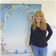 Exhibiting artist (Goldsmiths MFA) and qualified teacher whose students have gained places at their first-choice art schools.