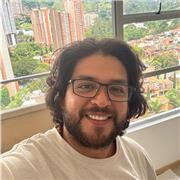 Desarrollador Full Stack con enfoque Front-End y 2 años de experiencia