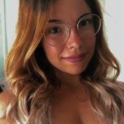 Profesora de Lengua imparte clases a todos los niños y niñas de primaria