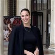 Laureata in Lingue Letterature e Mediazione culturale offre lezioni di italiano e letteratura italiana