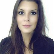 Studentessa di Liceo Scientifico ed Economia e Gestione Aziendale, con ottima conoscenza lingua inglese