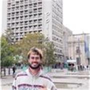 Soy Alejandro licenciado en ciencias físicas con mas de 10 años de experiencia impartiendo clases a todos los niveles