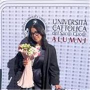 Laureata in Giurisprudenza offre lezioni di diritto a studenti delle scuole superiori e universitari.