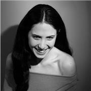 Offro le mie competenze per l'insegnamento in italiano, inglese, storia dell'arte, disegno tecnico, educazione artistica