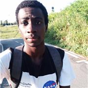 Do ripetizioni e aiuto nello svolgimento dei compiti. Posso anche insegnare il francese o l'inglese