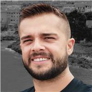 Profesor de diseño gráfico, maquetación e ilustración, certificado por la CAM y con más de 20 años de experiencia en el sector.