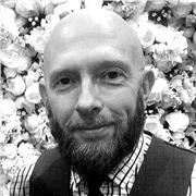 Native English tutor with 20 years experience offering online lessons to those seeking to improve those spoken and written English