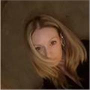 Offro lezioni online in Fashion Design a mano libera e con utilizzo Adobe Photoshop.