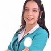 Profesora que imparte clases hasta niños de 12 años