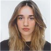 Estudiante del Conservatorio Superior de Danza de Barcelona y titulada como Monitora de Ocio y Tiempo Libre.