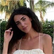 Laureata in Giurisprudenza e con eccellenti capacità di scrittura e oratoria, offro lezioni di italiano e letteratura italiana