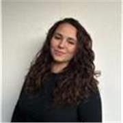 Graduada en Comunicación Audiovisual y especializada en E-Commerce y Marketing Digital. Apasionada del arte, filosofía e historia.