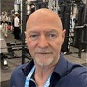Fitness- und Ernährungs-Coach mit 45 Jähriger Erfahrung der gezielt auf Deine Bedürfnisse um Deine Fitnessziele zu erreichen.