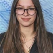 Cours de soutien scolaire pour les plus jeunes. Que se soit pour les mathématiques ou le français, dessin