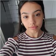 Profesora de matemática imparte clases para primaria