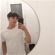 Etudiant en Bac +3, pédagogue, agréable et au service des autres pour enseigner.